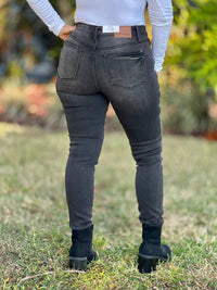 Judy Blue - Therapy Skinny Jeans