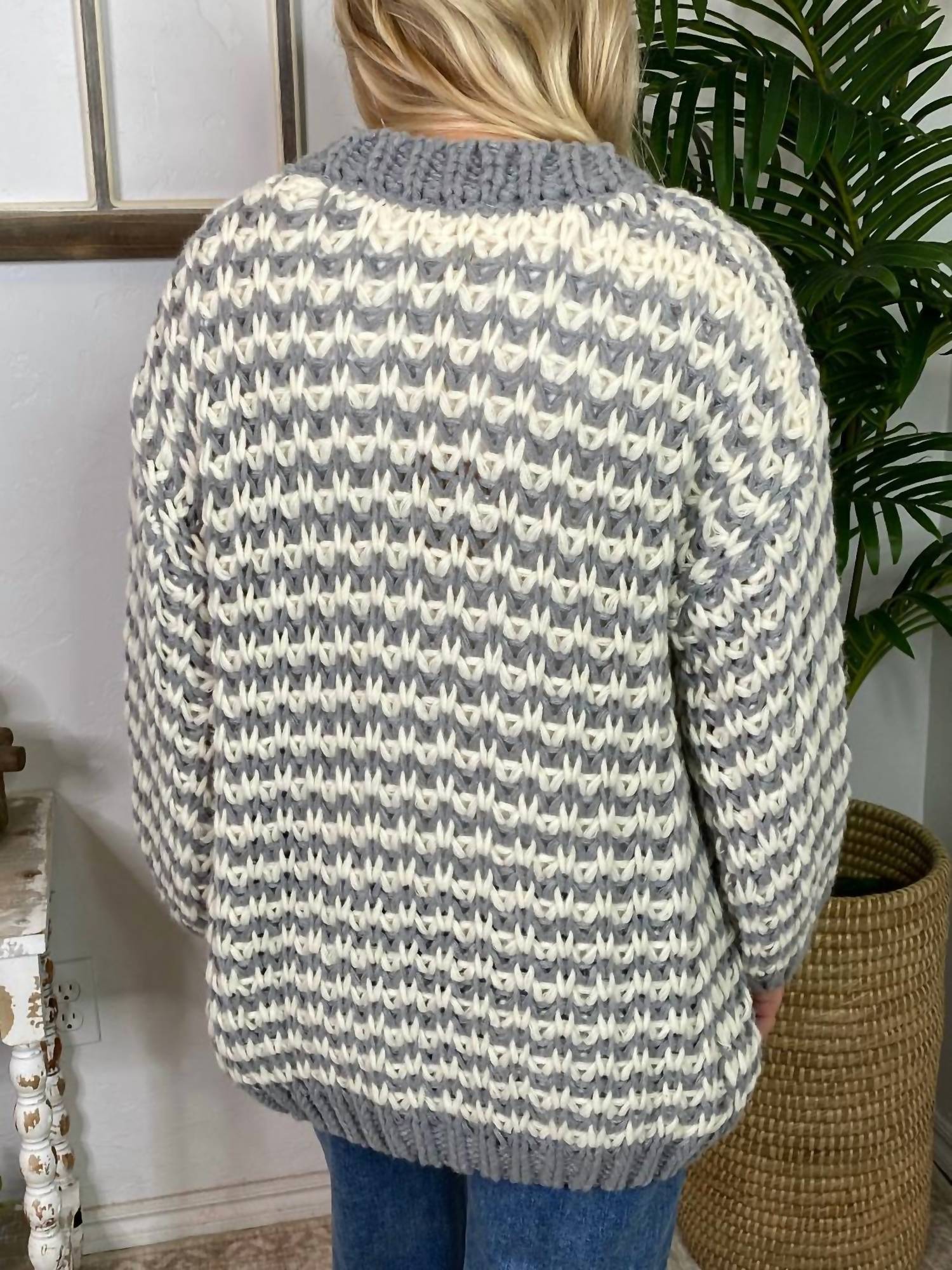 BiBi Chunky V-neck Cardigan in grey and ivory - women's cardigan - detail view