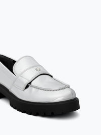 Tory Burch - Classic Lug Loafer