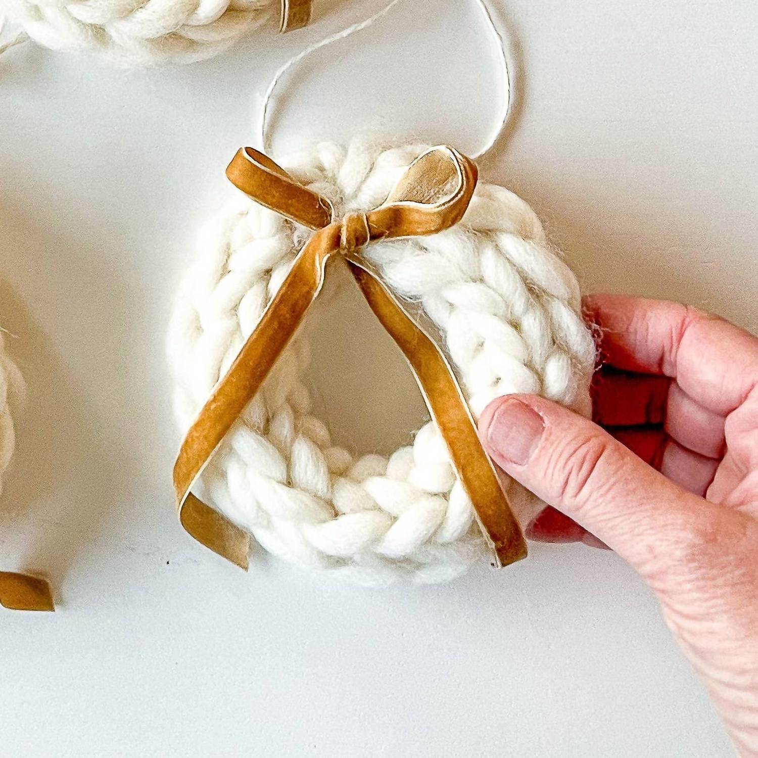 Flax & Twine - Holiday Wooly Wreath Ornament Kit