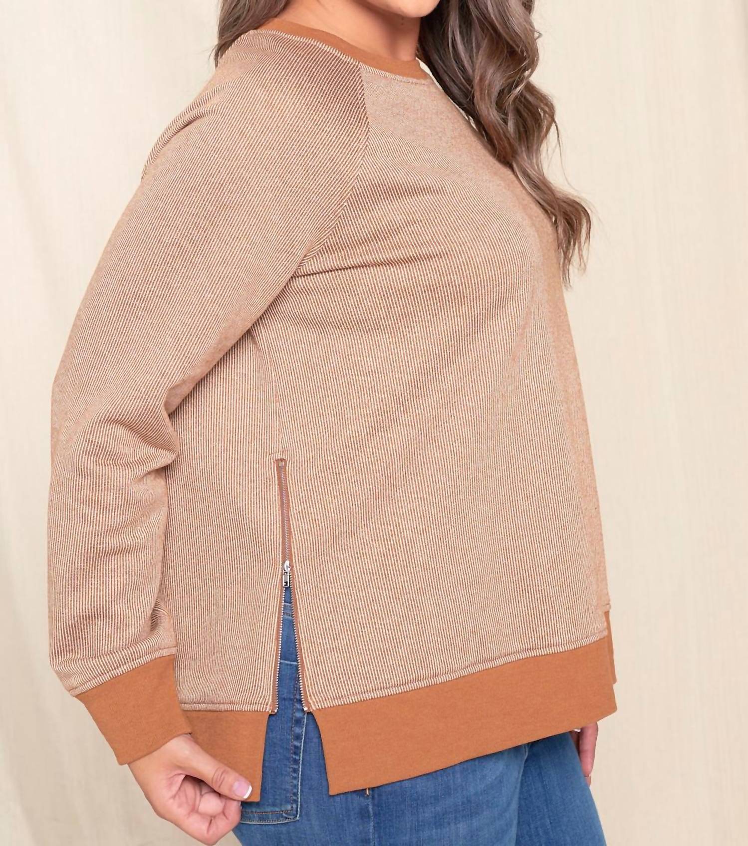 Doe And Rae - Curvy Piper Side Zipper Top