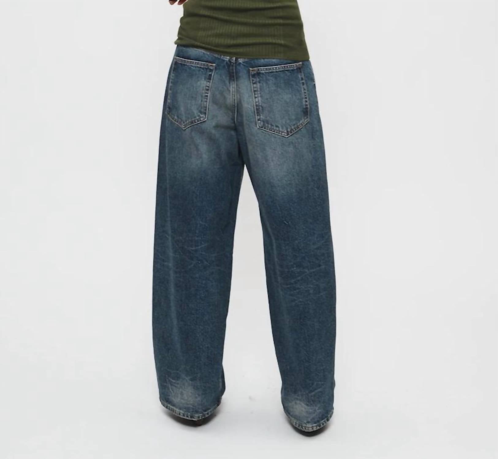6397 - Roomy Wide Leg Jean