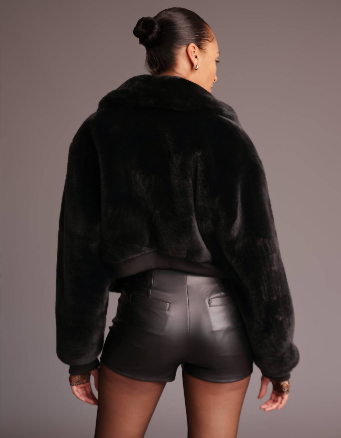 HEROINE SPORT Fur Blazer Jacket in black fur - women's jacket - detail view
