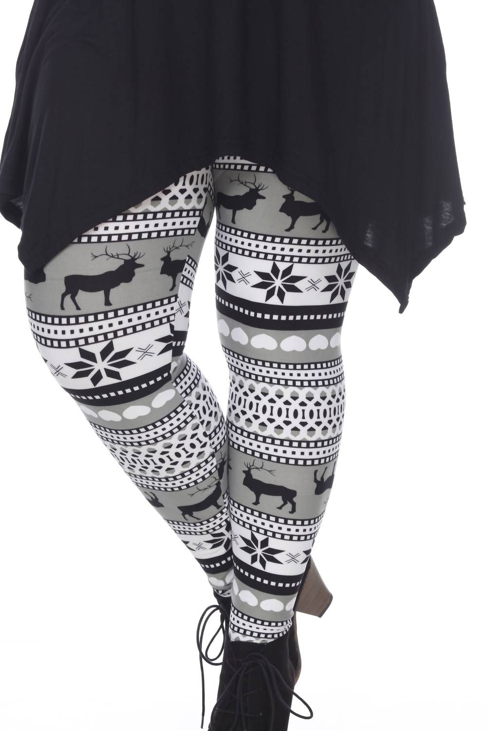 White Mark - Reindeers Printed Leggings - Plus