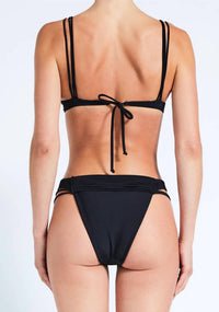Devon Windsor - Jayden Bottom
