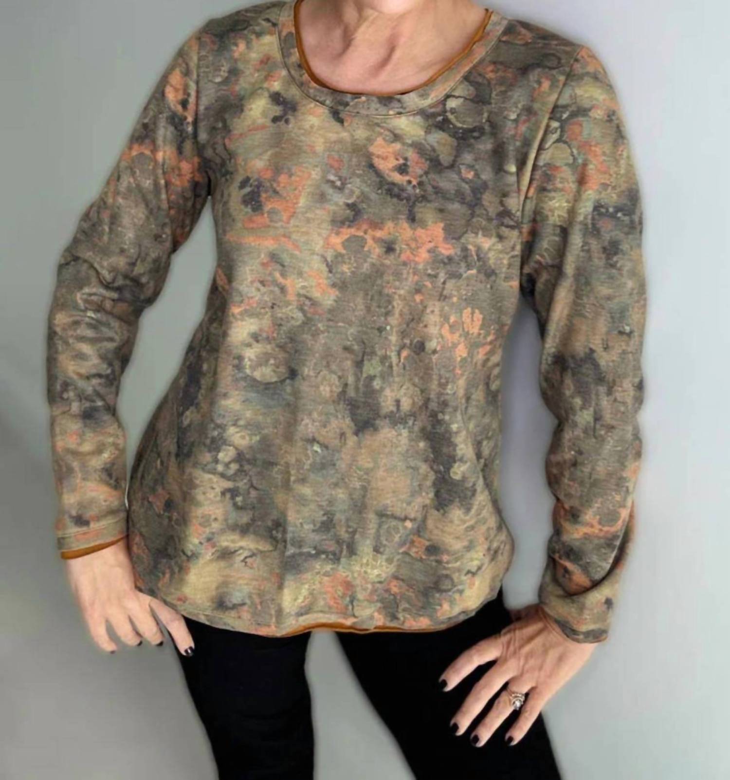 Ethyl - Long Sleeve Sweatshirt