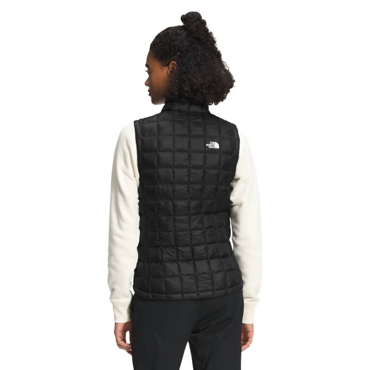 THE NORTH FACE Thermoball Vest in black - women's jacket - detail view