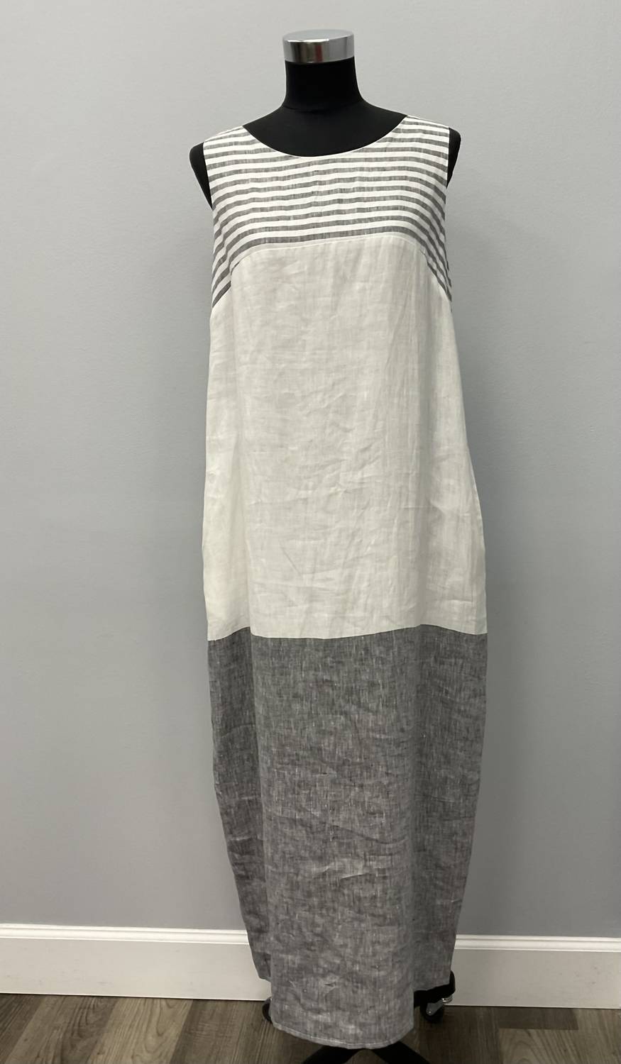 Hubert Gasser - LINEN DRESS WITH POCKETS