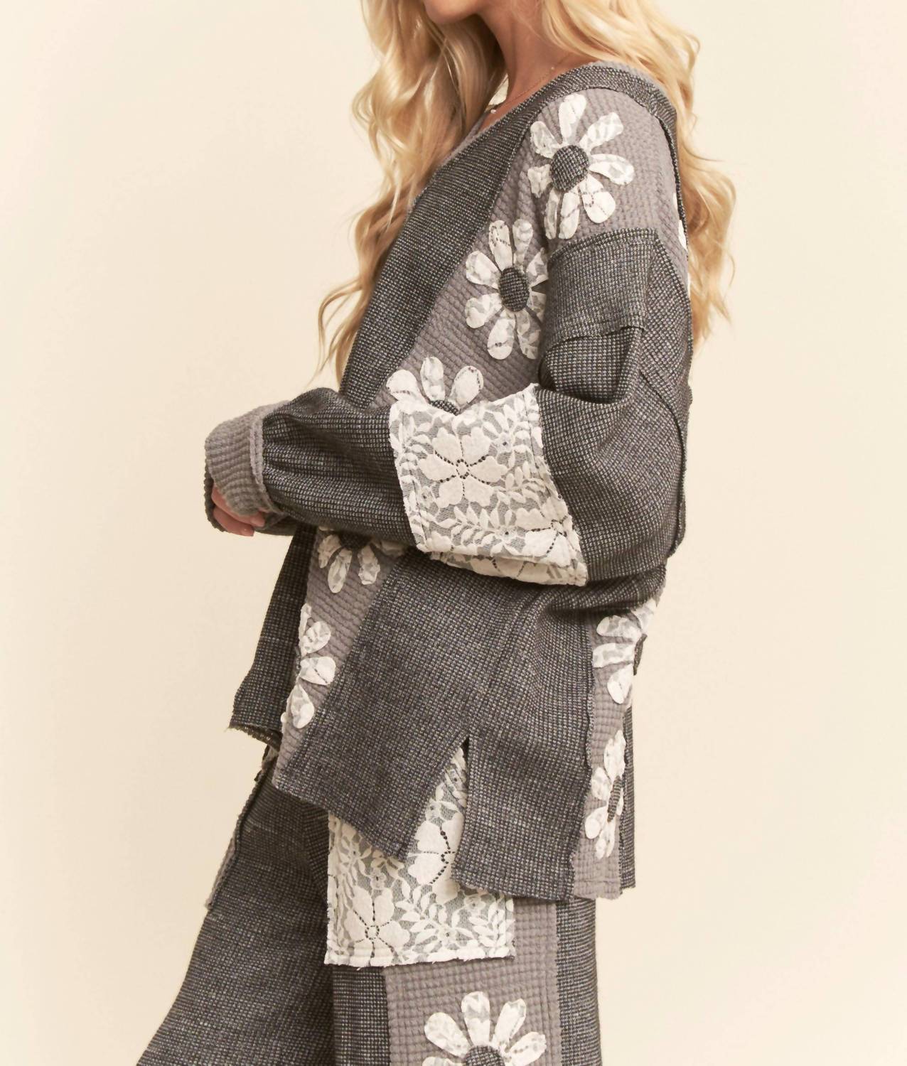 Davi & Dani - Waffle Knit Lace Flower Sweatshirt Top