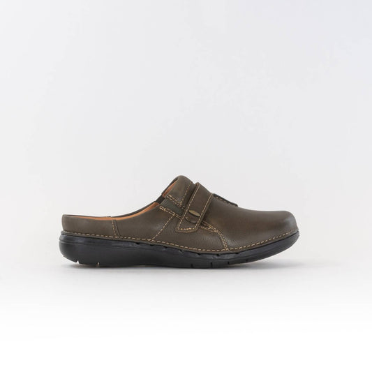 Clarks - Women's Un Loop Ease Slip On Shoes