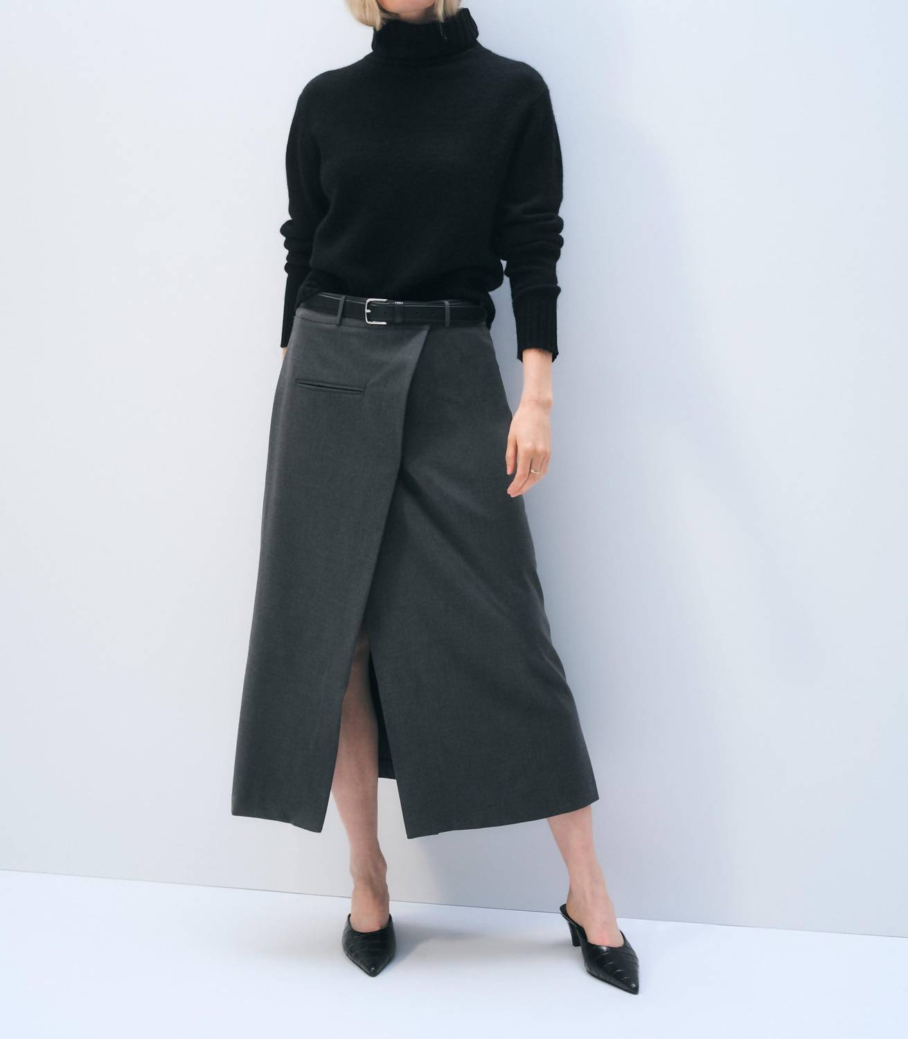 White + Warren - Cashmere Featherweight Turtleneck Top
