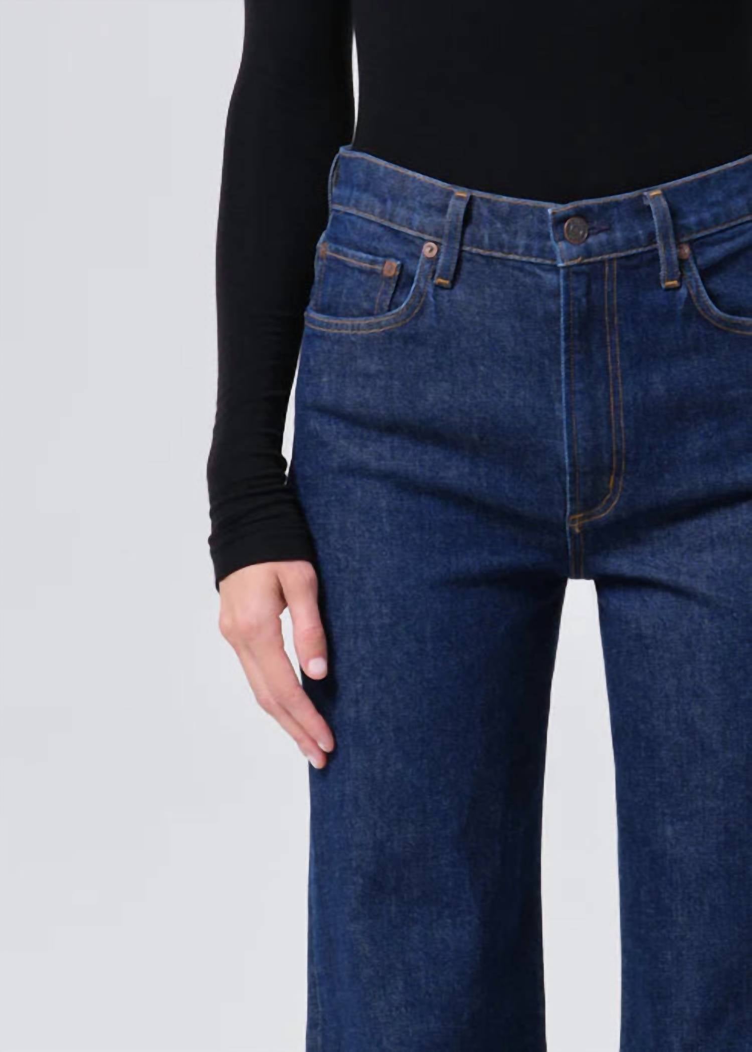 AGOLDE Harper Mid Rise Relaxed Straight Jeans in reissue - women's jeans - view 4
