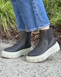 Sorel - Women's Caribou Chelsea Boot