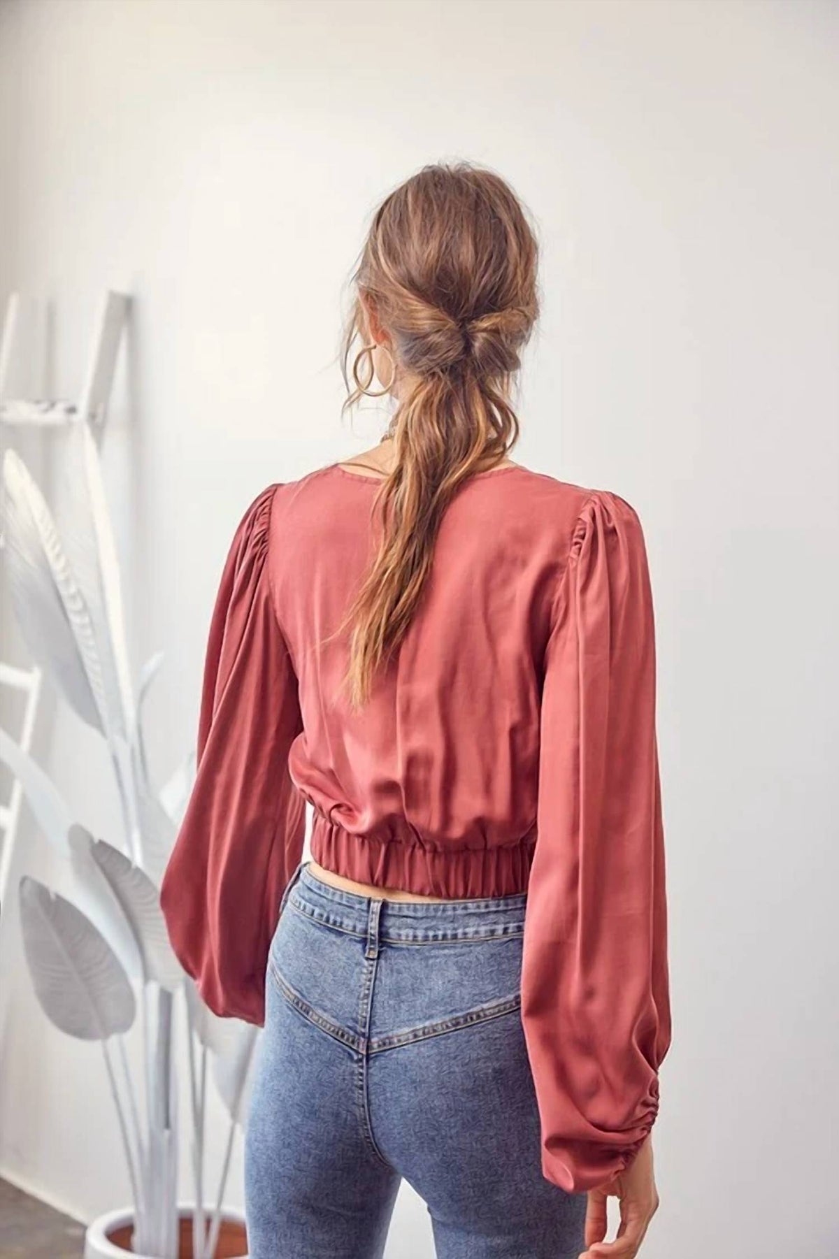 Idem Ditto - Front Knot Ruched Cropped Top