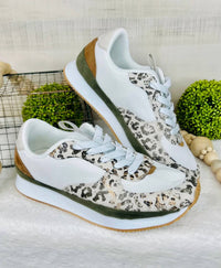 Very G - Women's Leopard Runner Sneaker