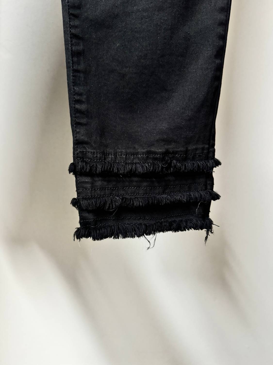 Frank Lyman - Woven Denim Pant With Fringe Detail