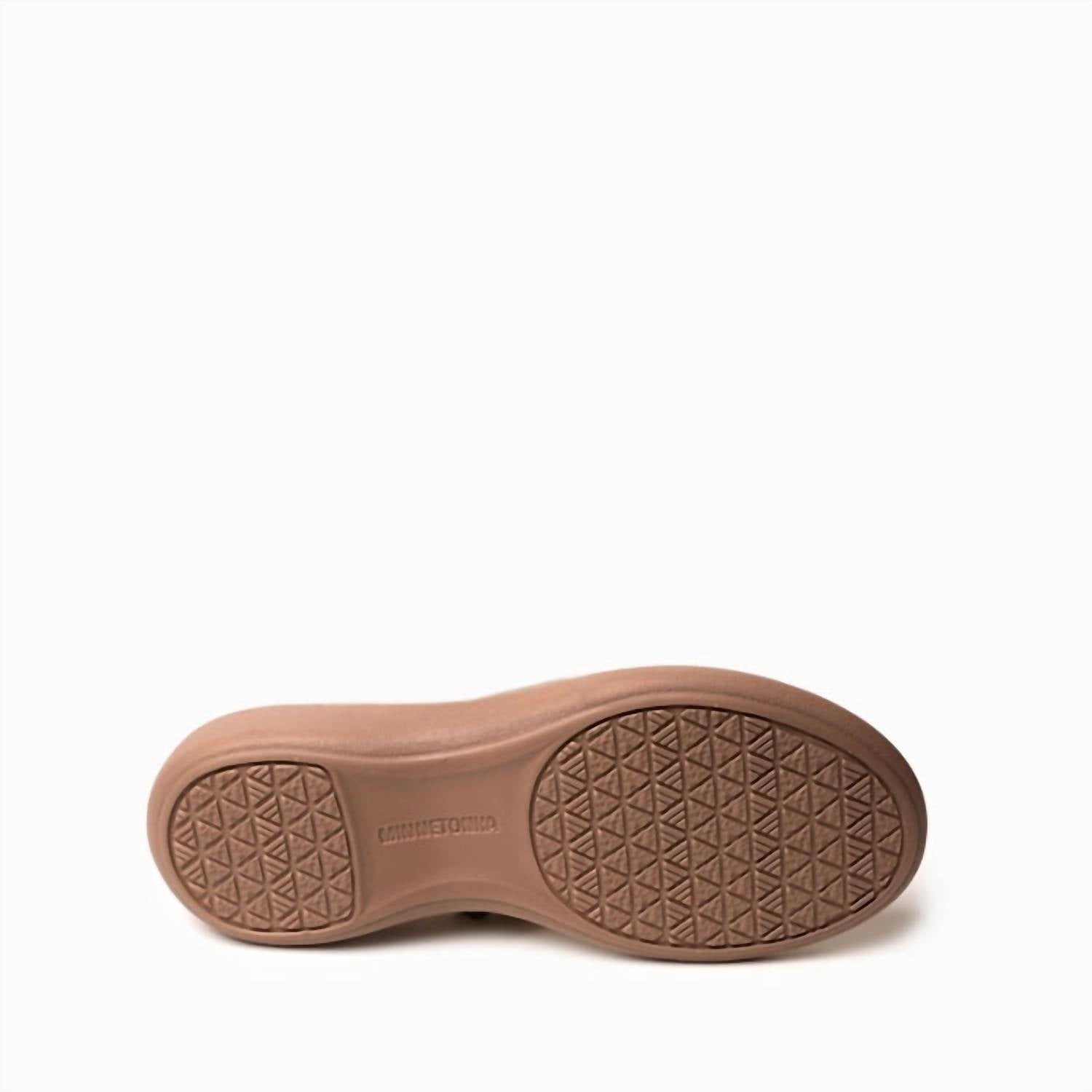 Minnetonka - Women's Silverthorn 360 Toe Post Sandal