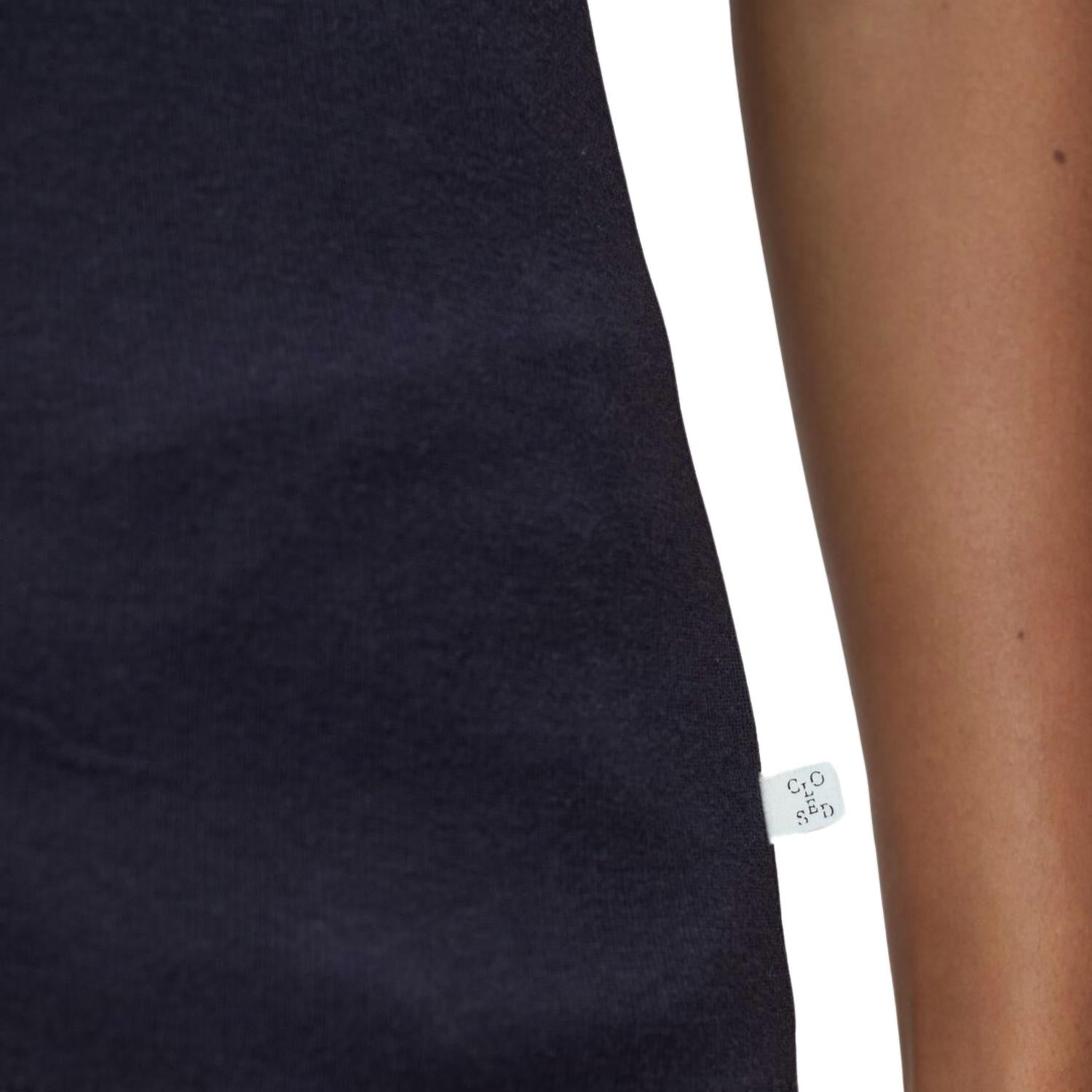 Closed - Crewneck Tank