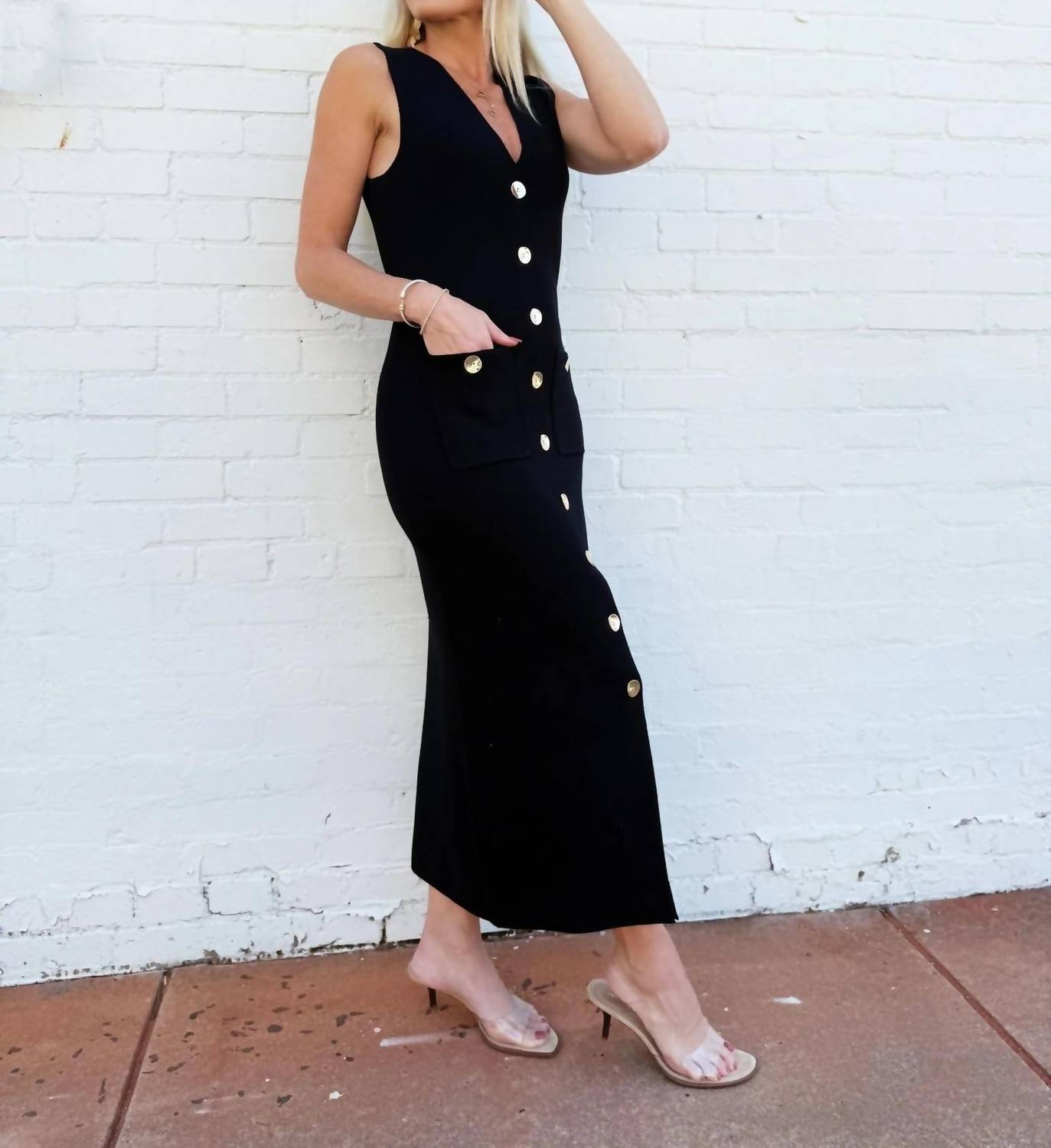 Lalavon - Sleeveless Sweater Button Down Maxi Dress