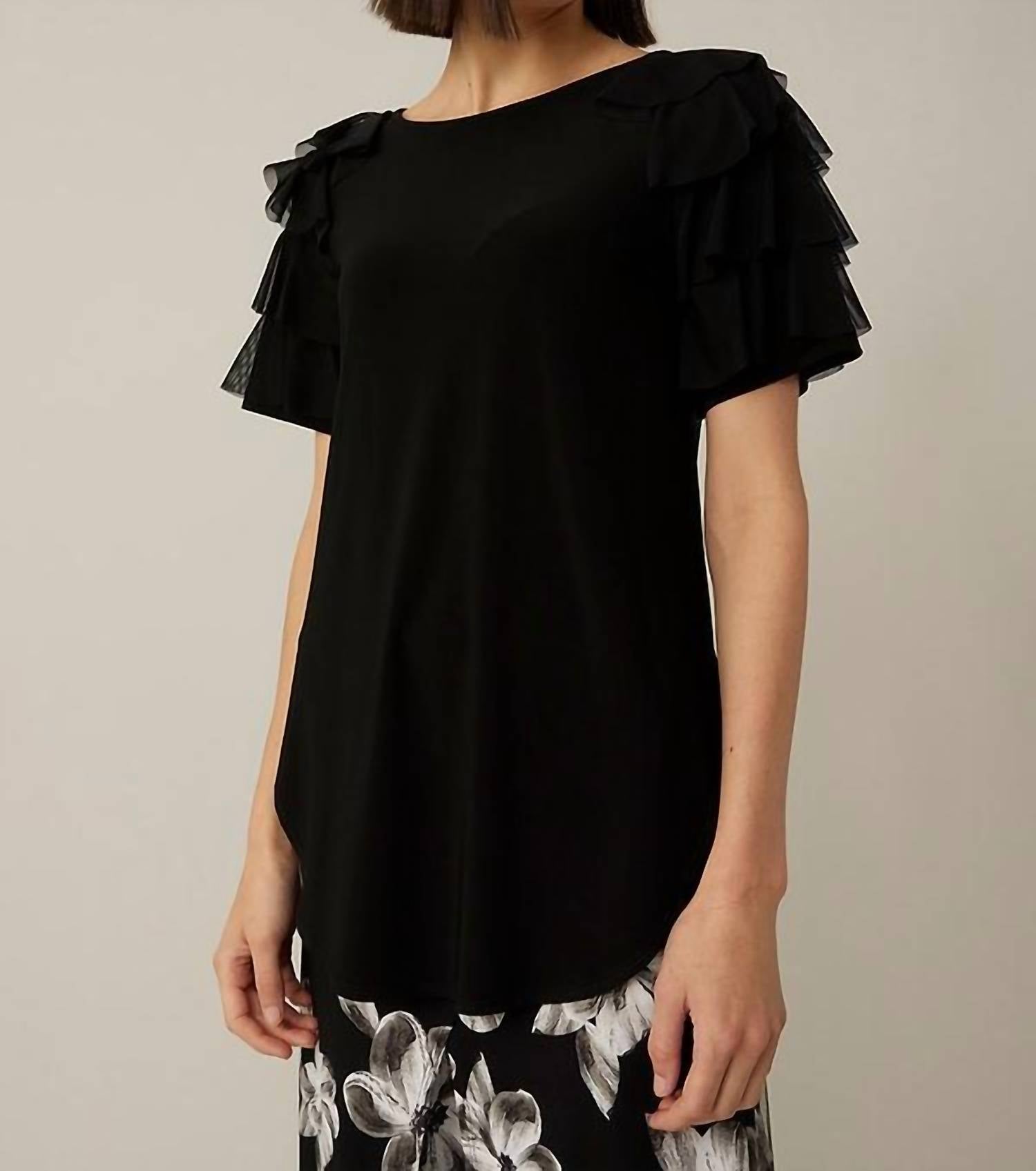 TIERED RUFFLE SLEEVE TOP