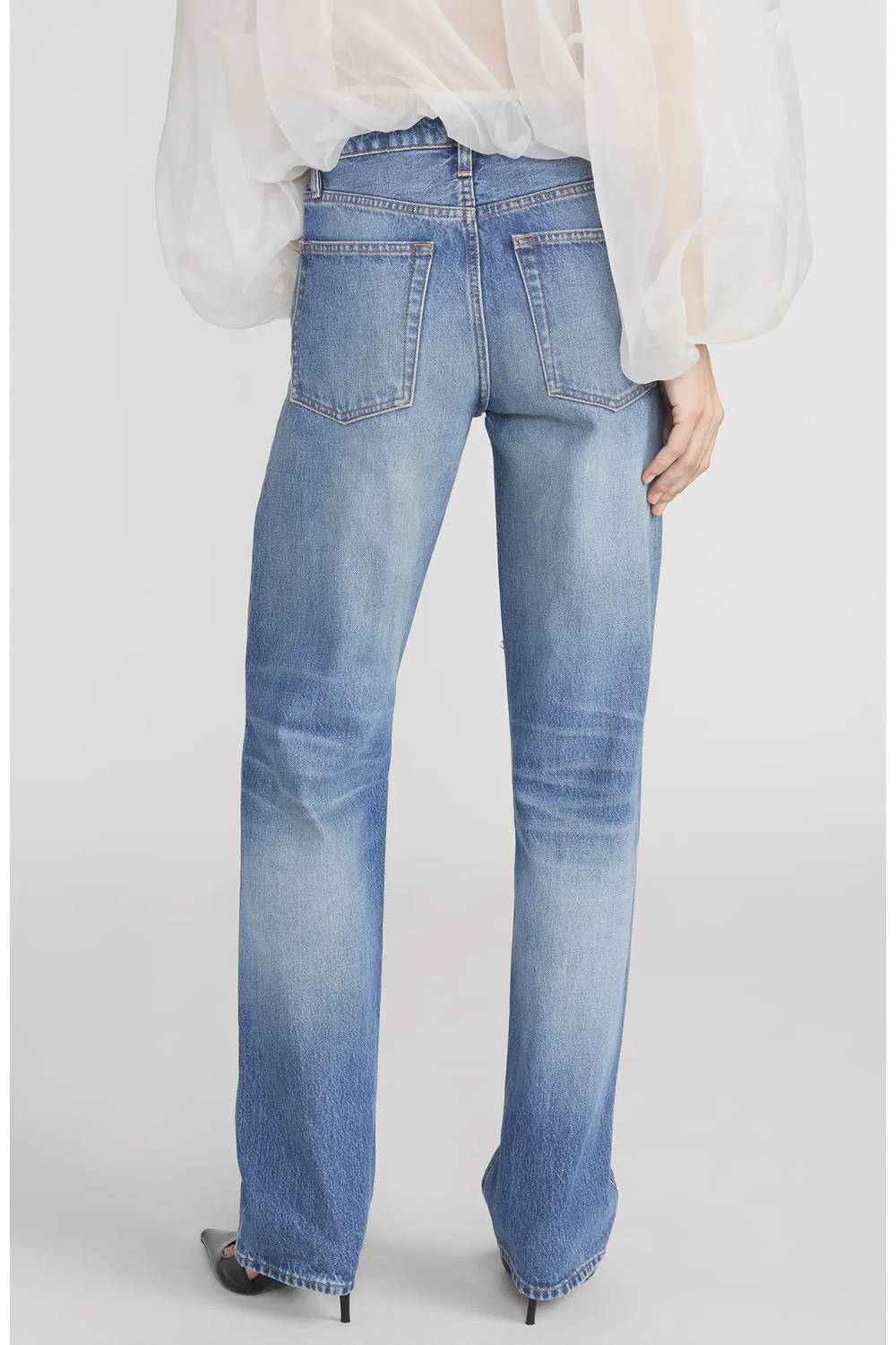 Frame - The Essential Straight Leg Jeans