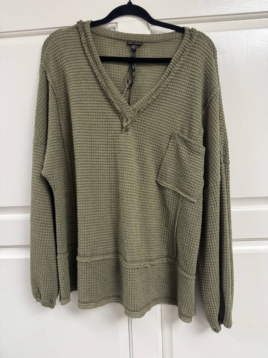 Coco + Carmen - Women's Textured V Neck Sweater
