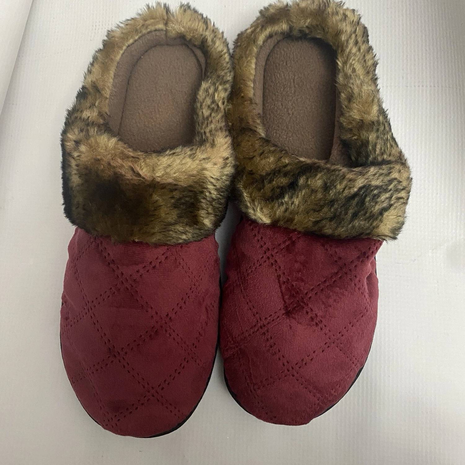 Totes - Women's Cozy Faux Fur Lined Slippers
