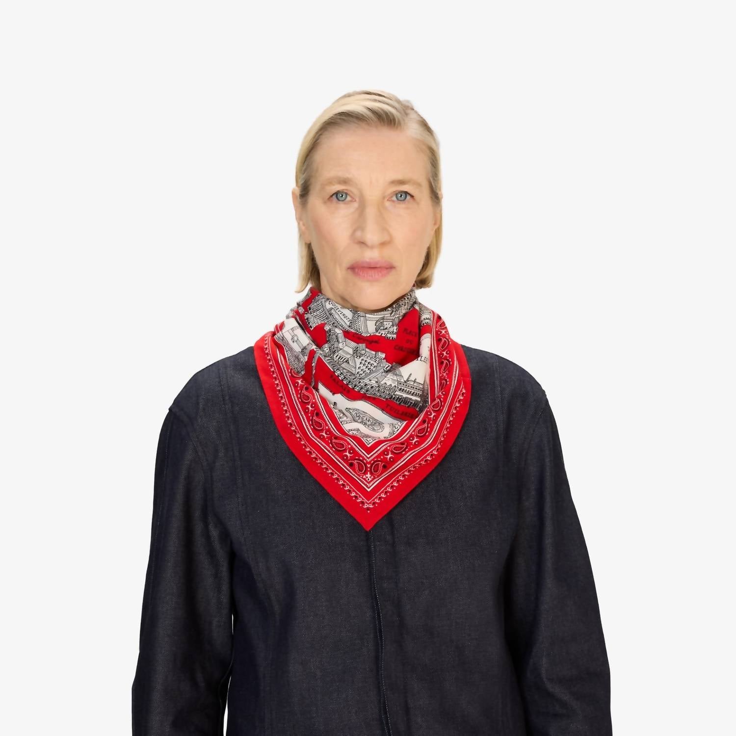 Inoui Editions - Women's Louvre 65 Square Scarf