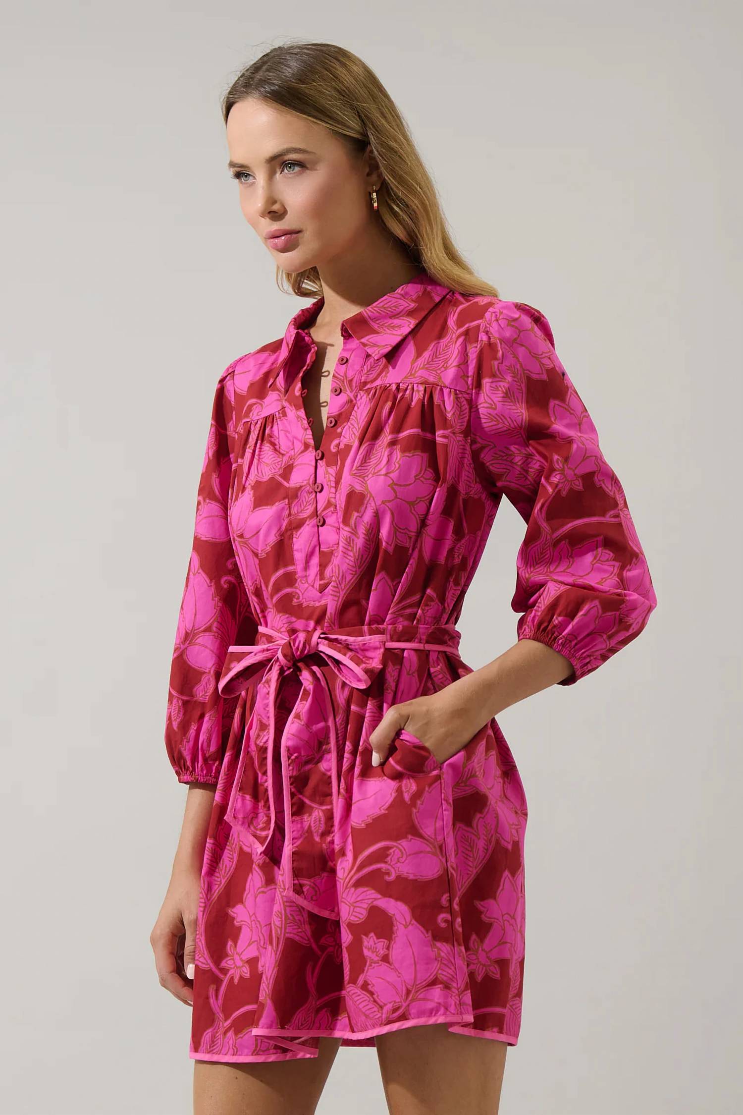 Sugarlips - Craney Floral Raven Collared Mini Dress