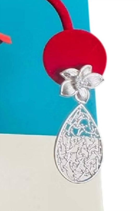 Avenue Chic - Women's Filigree Floral Earrings