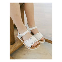 L'Amour - Girl's Ella Scalloped Sandal