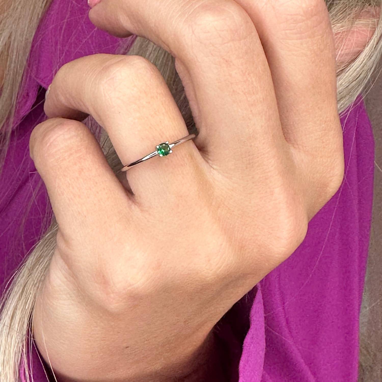 Starlette - Women's Emerald Round Stackable Ring