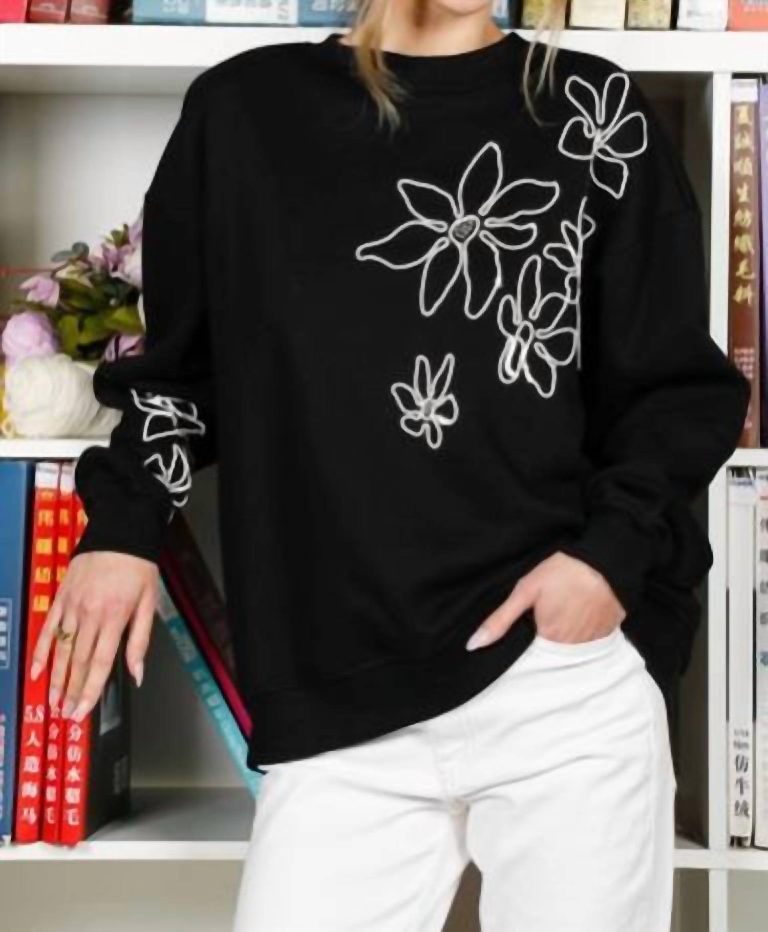Vine & Love - Flower Embroidered Sweatshirt