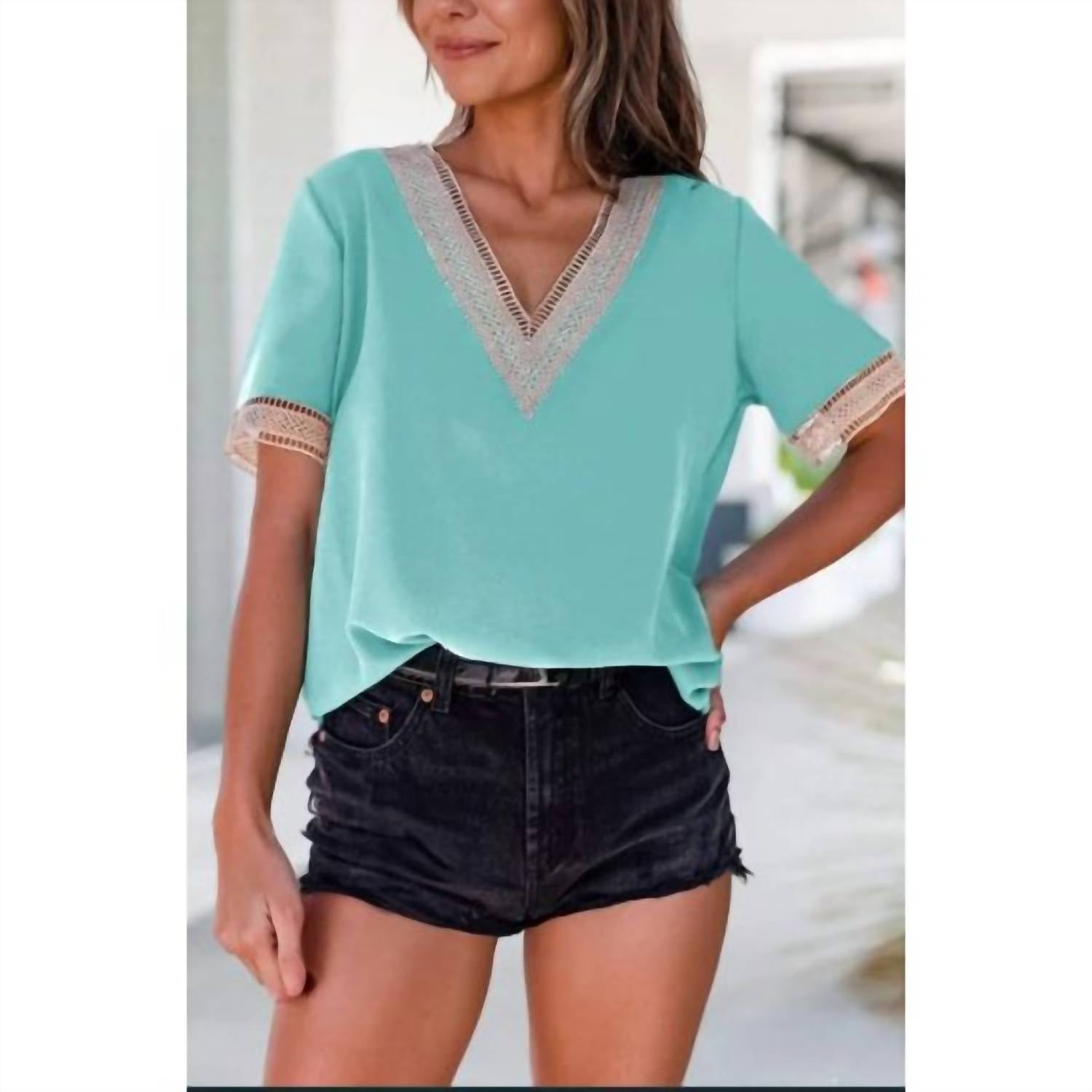 Aapparella - V-neck Lace Trim Short Sleeve Top