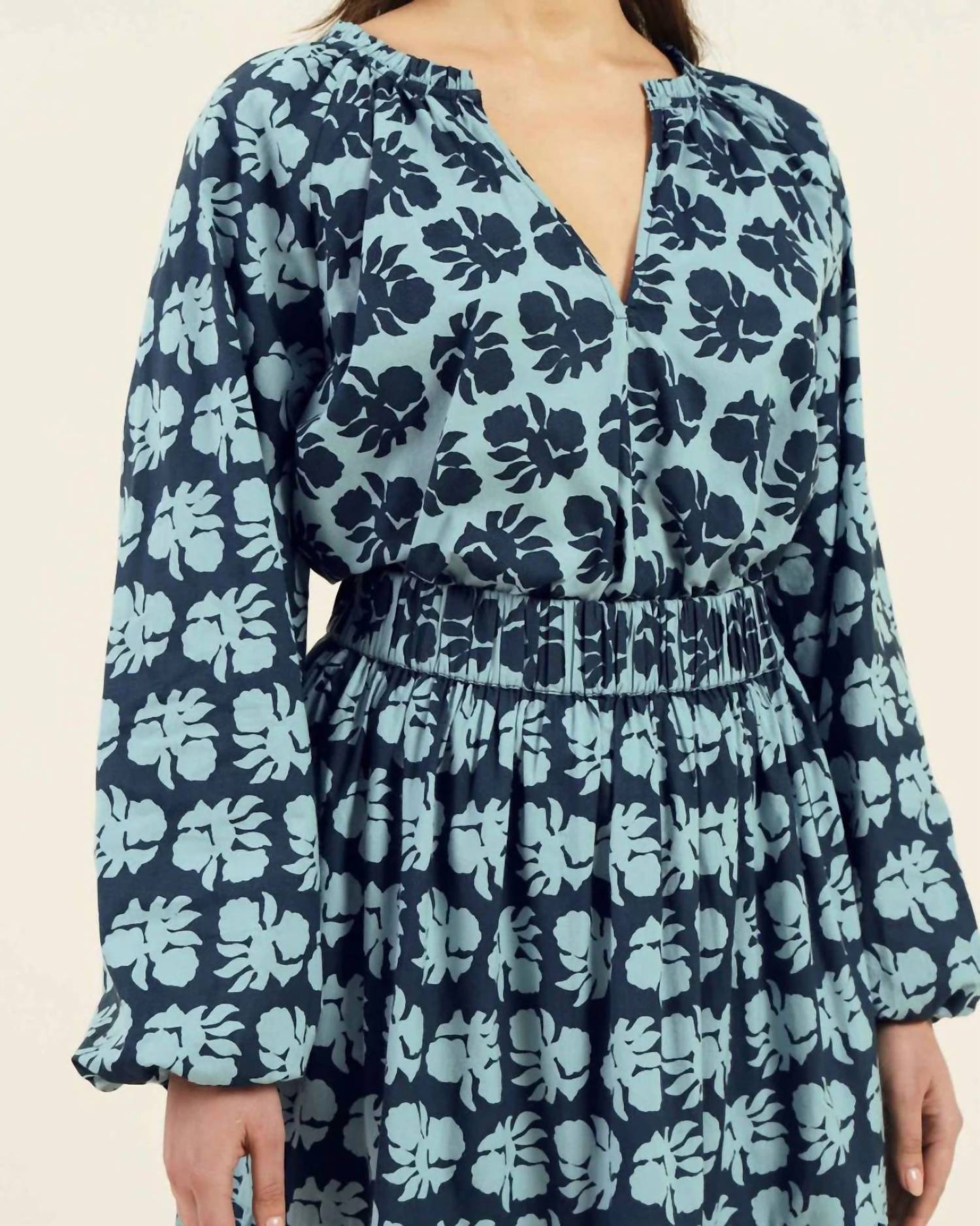 Omika - Lani V-neck Blouse