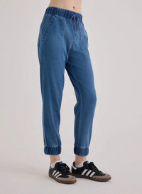 Bella Dahl Pocket Jogger Denim in indigo spray wash - women's pants - view 4