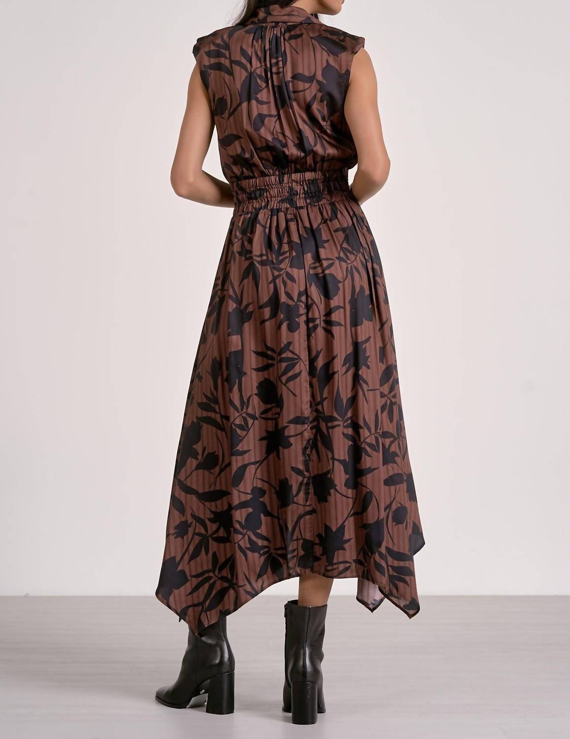 Elan - Juliette V Neck Maxi Dress