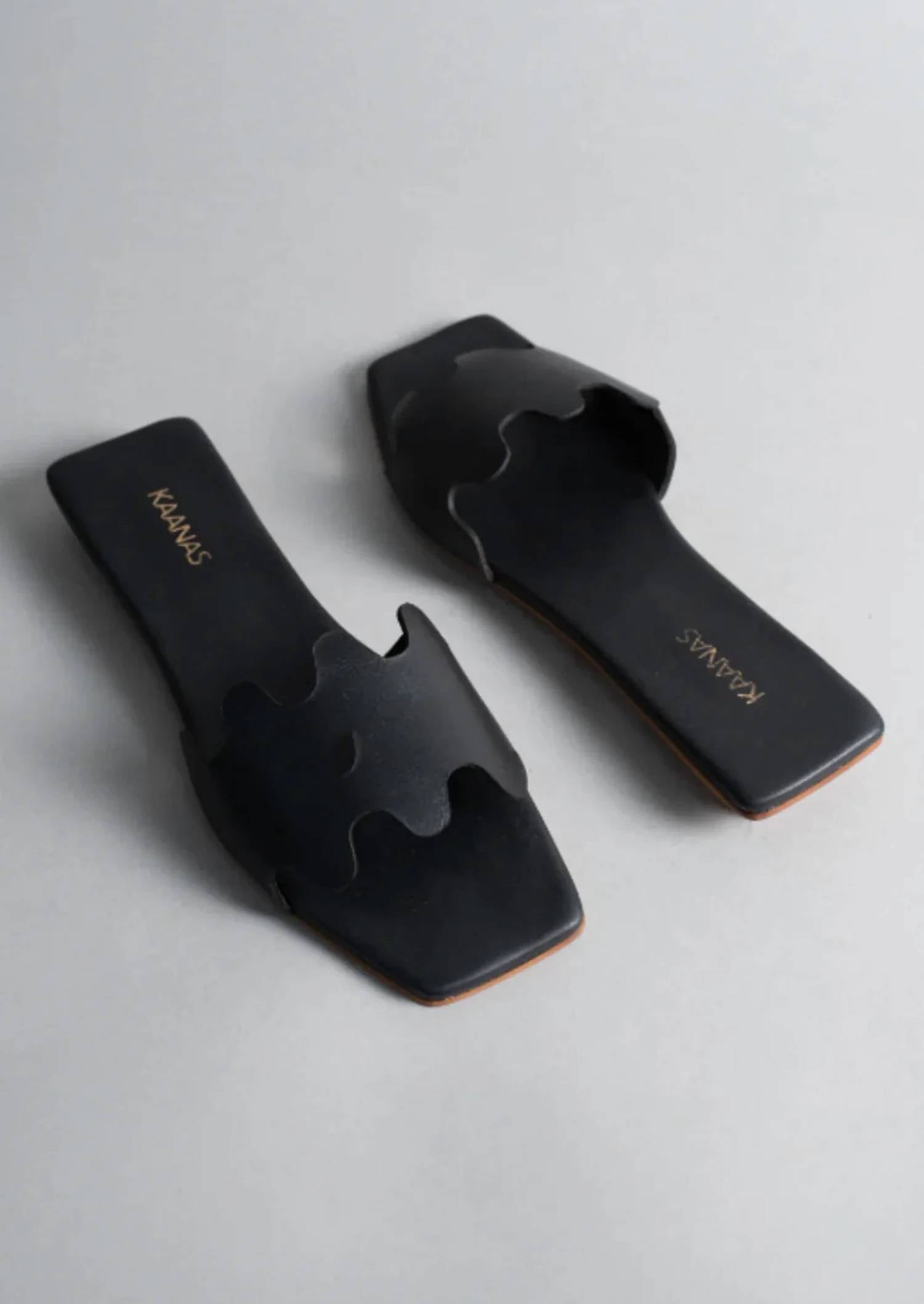 Kaanas - Women's Mallawi Wavy Slide