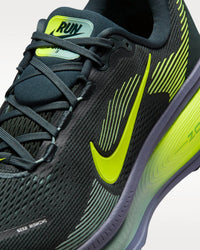 Nike - Men's Vomero 18 Road Running Shoes