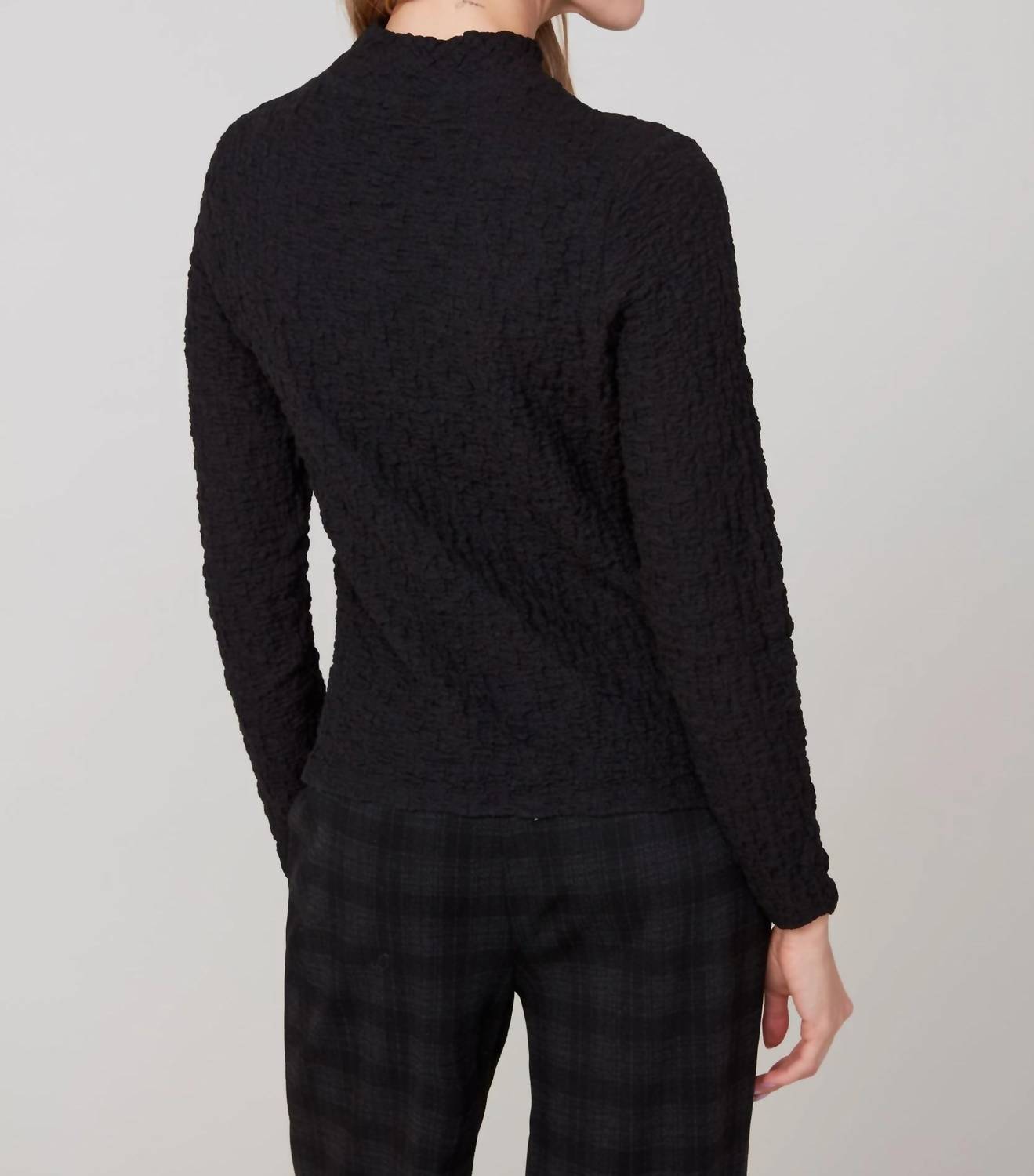 Renuar - Crinkle Mock Neck Top