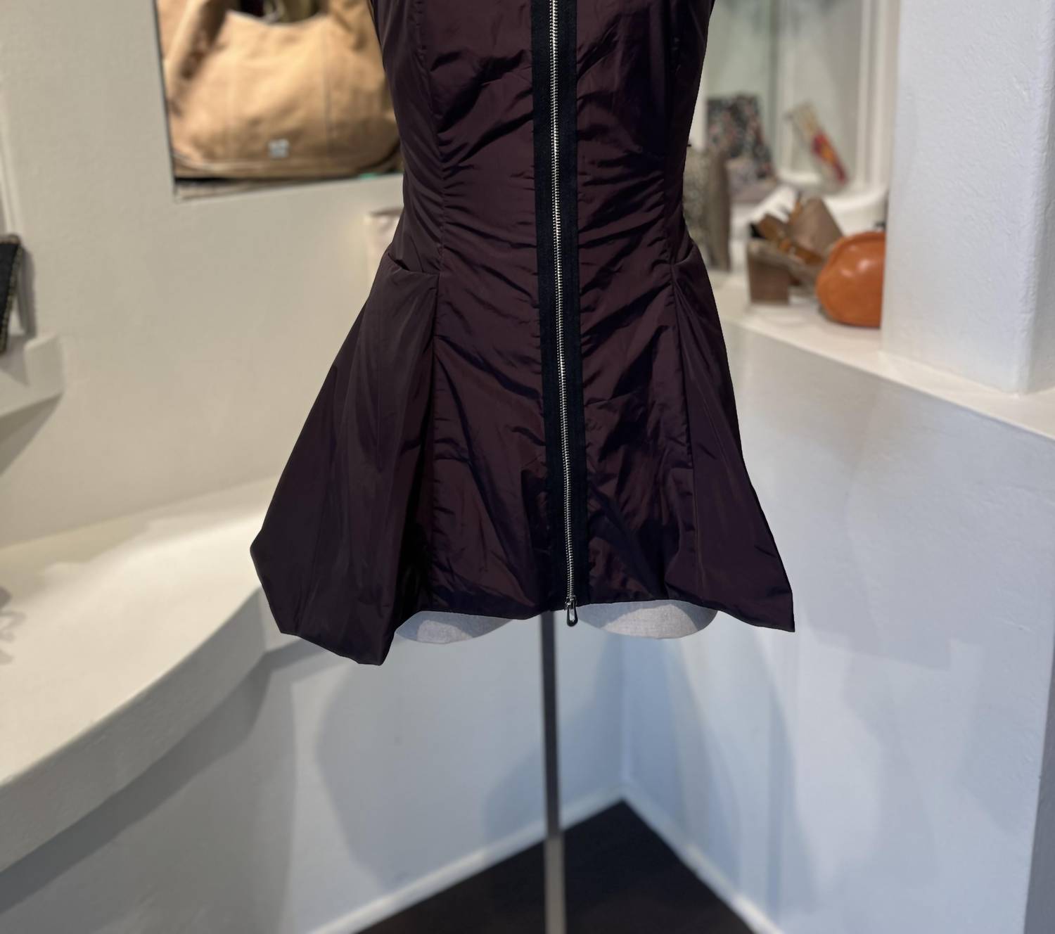 HOODED VEST