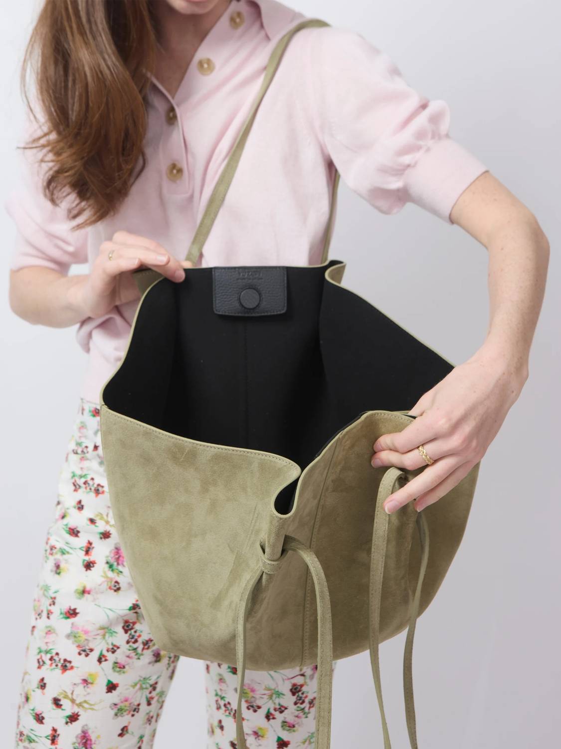 Yuzefi - Women's Mochi Large Tote Bag