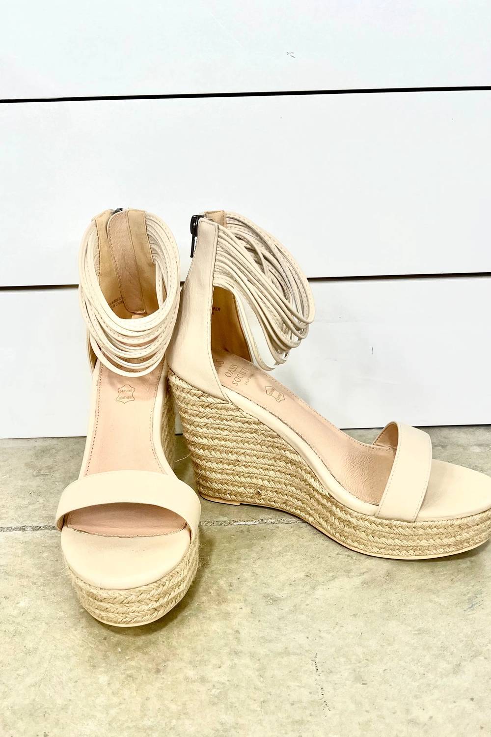 Oasis Society - Women's Rosalie Wedge Heel