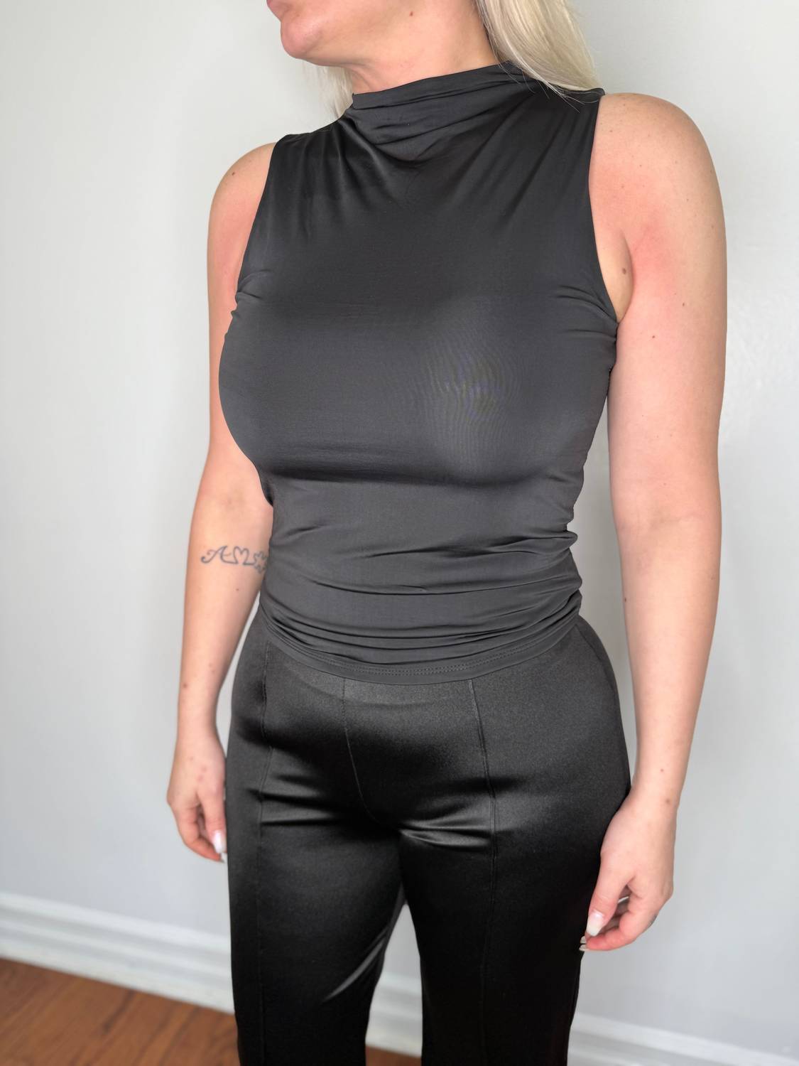 Heart & Hips - Sienna Mock Neck Top
