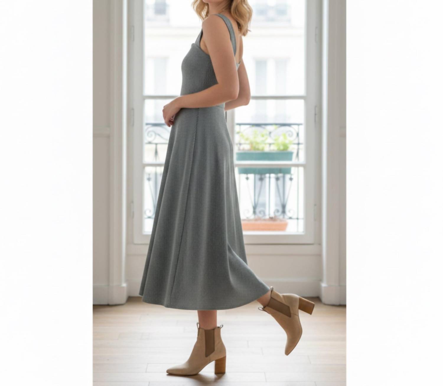 Nine Britton - Sleeveless Square Neck Ribbed Midi Dress