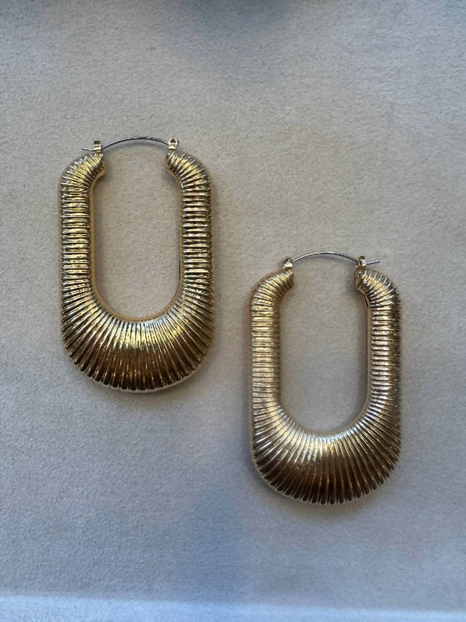 Xtraordinary - Women's Oval Statement Hoop Earrings