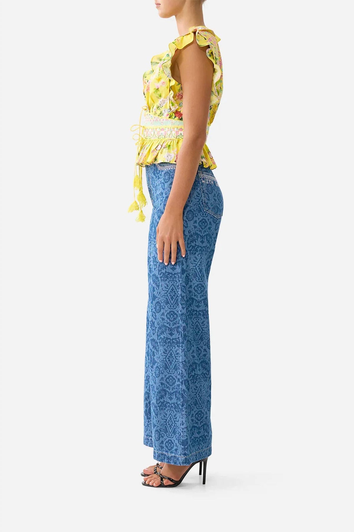 Camilla - Tie Front Top
