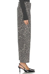 GOOD AMERICAN Women's Good Standard Barrel Jeans in grey lucky leopard - women's jeans - detail view