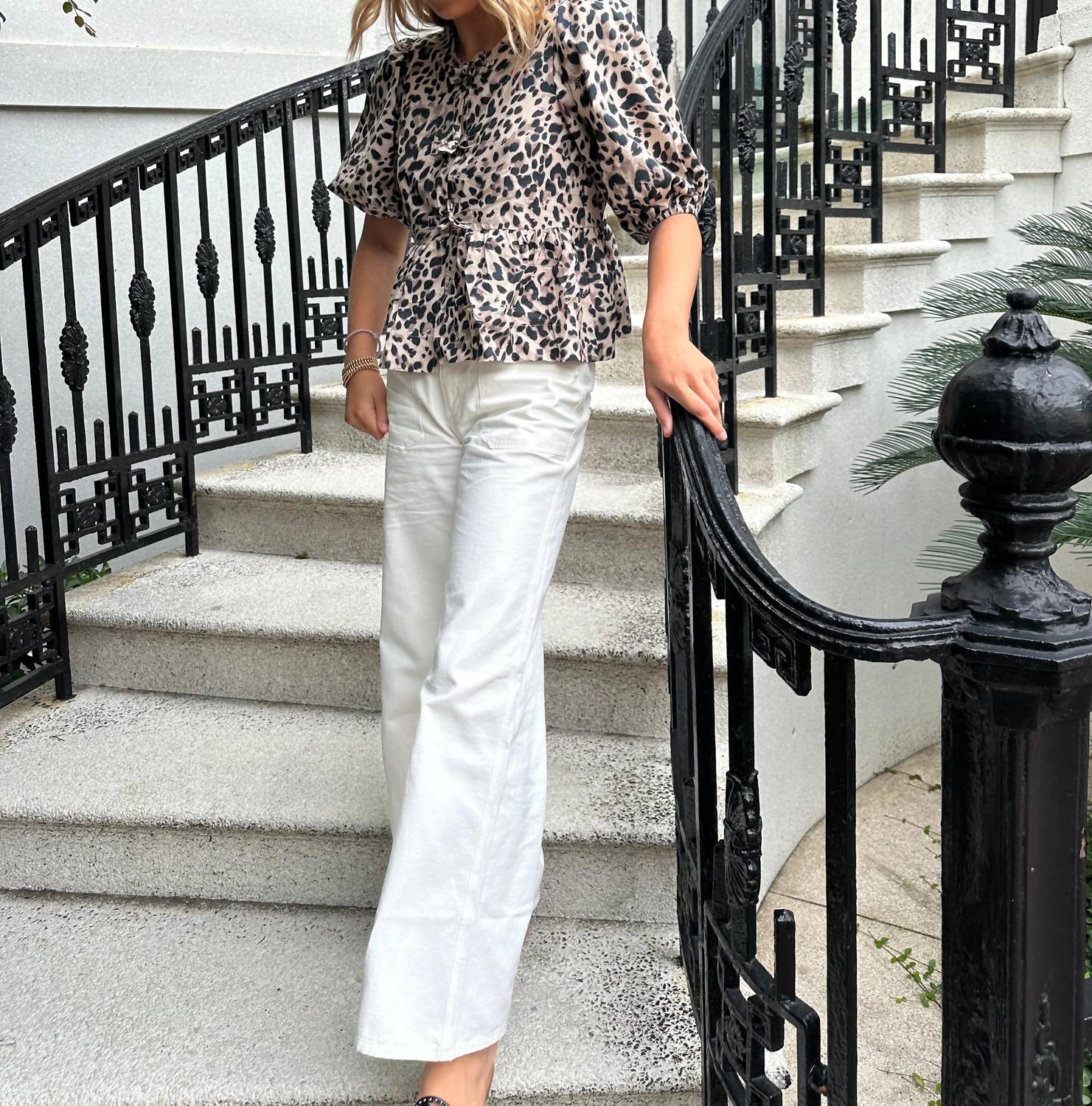 Mable - Peek A Bow Top