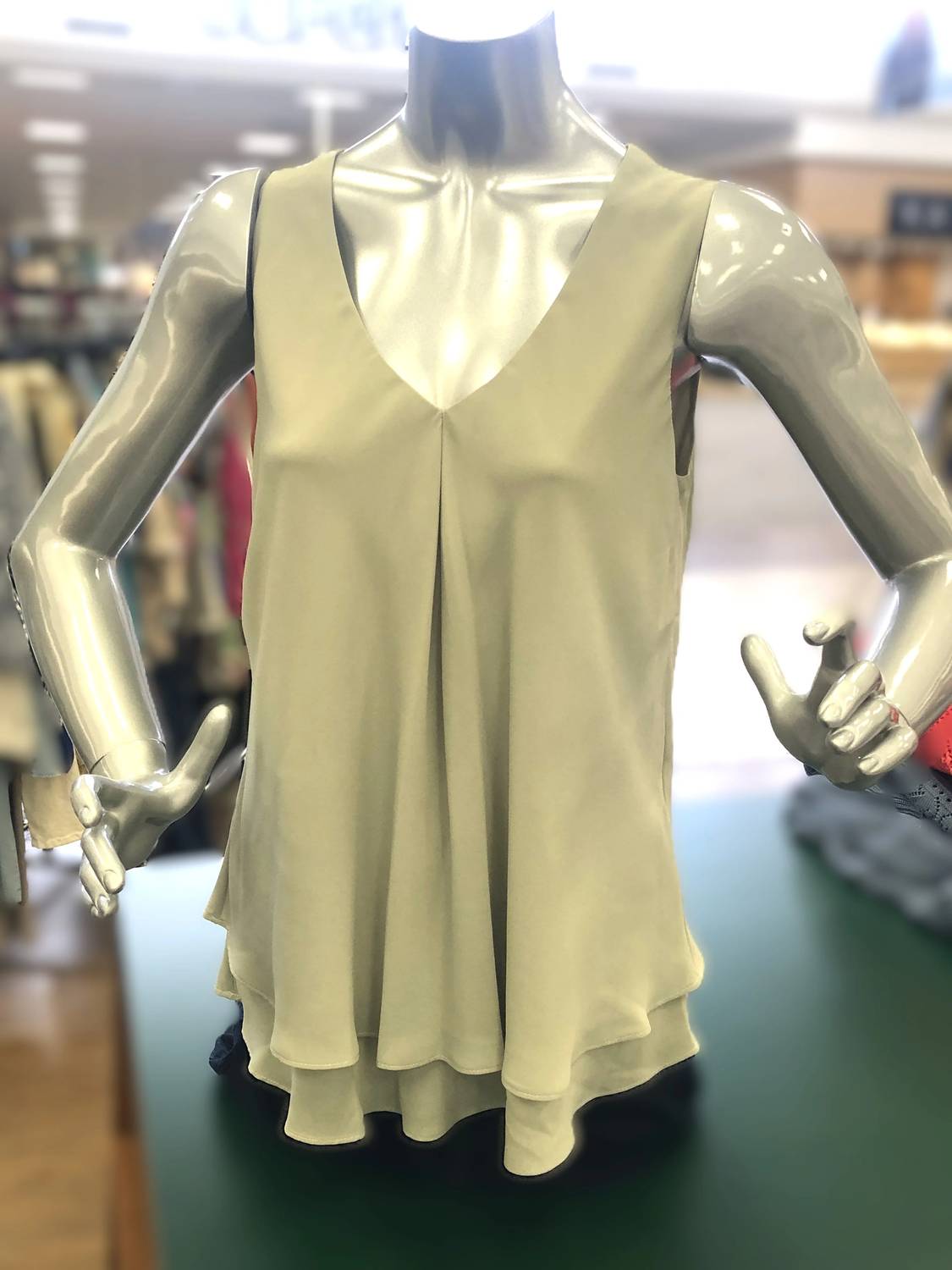 Frank Lyman - Tirian Tiered V-neck Tank Top
